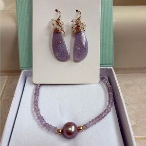 Elegant Purple Jewelry Set with Gold Accents